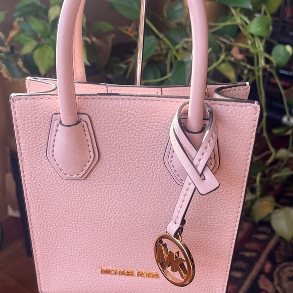 MICHAEL KORS Powder Pink Leather Mercer XS Convertible Crossbody Like new - Picture 1 of 10